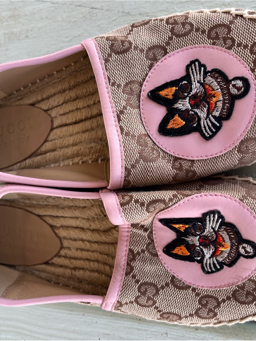 Gucci Beige GG Canvas Espadrilles with Pink Trim and Embroidered Cat Sz 6,